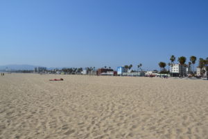 Sand gibt's auf Venice Beach wie Sand am Meer